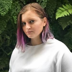 Meet your Posher, Claire